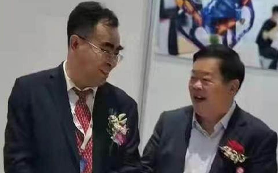 公司董事长曲先军与福耀集团曹德旺董事长共同探讨铸造装备发展前景