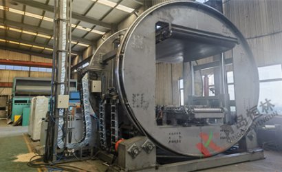 青岛恒林工业集团为俄罗斯客户设计制作的直径4500mm的树脂砂翻转起模机试车完毕